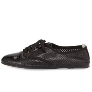 Sesto Meucci
Logan Perforated‎ Leather Sneakers, Size 7